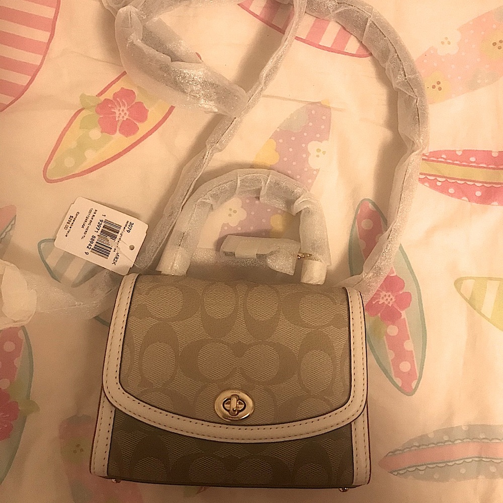 Coach hand bag/shoulder bag